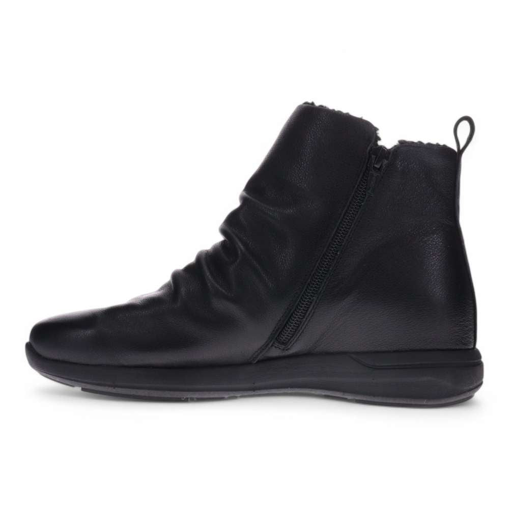 Nina II Boots - Black