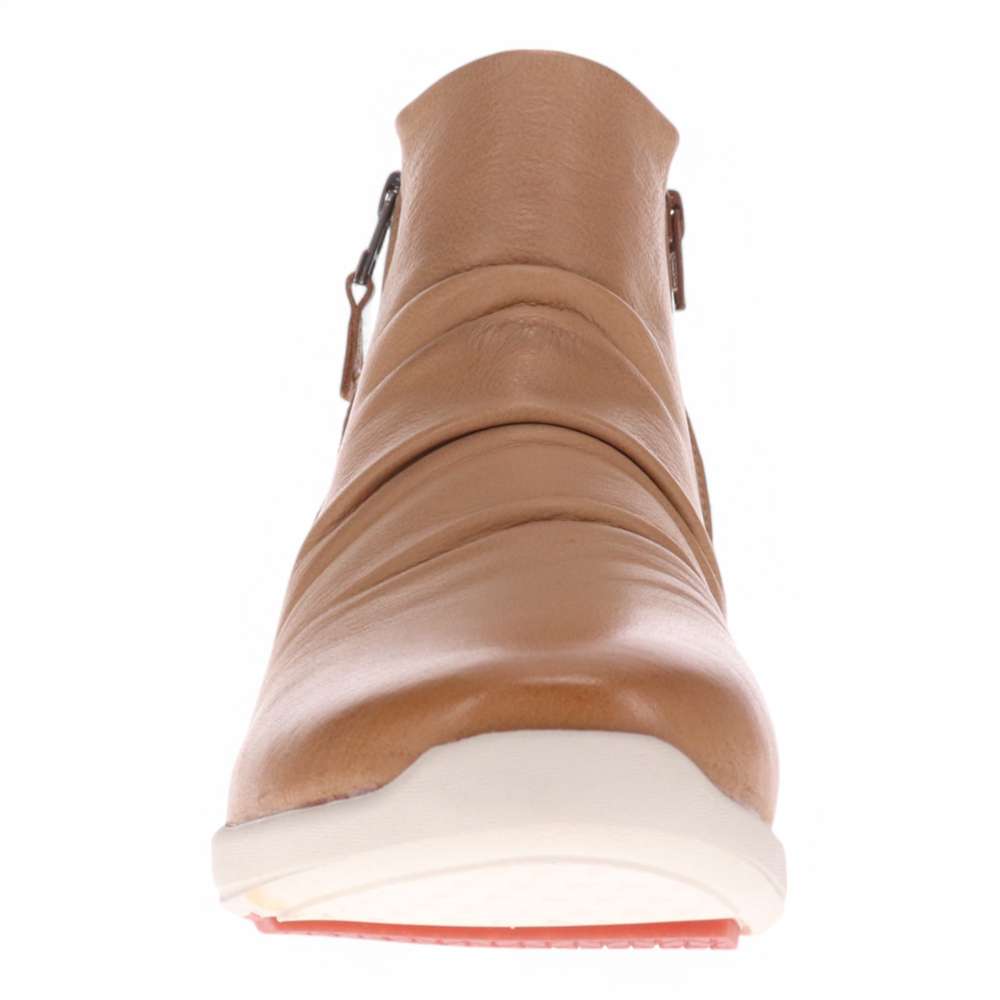 Nina II Boots - Fawn